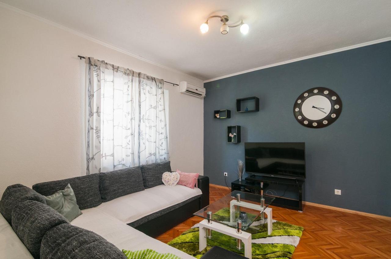 Apartman Neven Podgora Bagian luar foto